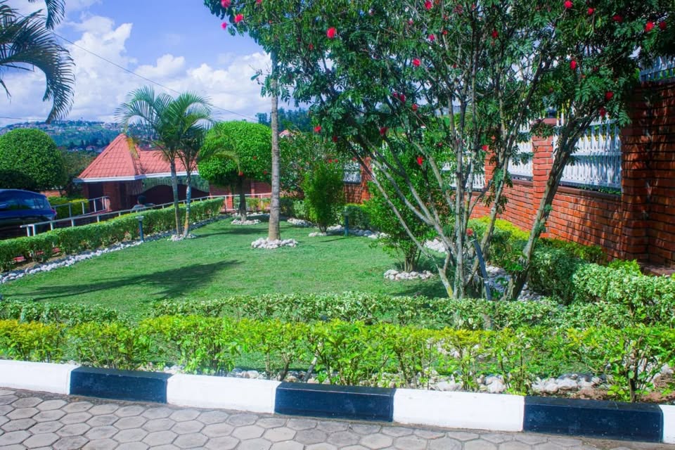 Kibagabaga – Biggest Plot Beautiful House for Sale | 500 Million RWF - Image 5