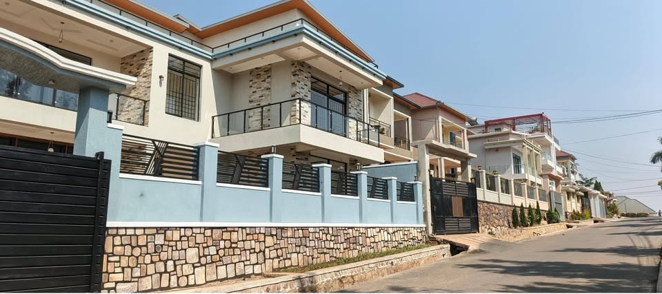 Spacious 5-Bedroom Modern House for Sale in Kibagabaga – Kigali, Rwanda - Image 2