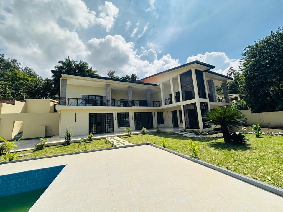 Unfurnished Luxury House for Rent in Kiyovu – Kigali, Rwanda - Image 1