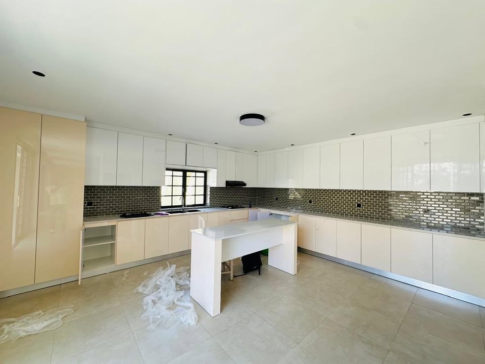 Unfurnished Luxury House for Rent in Kiyovu – Kigali, Rwanda - Image 11