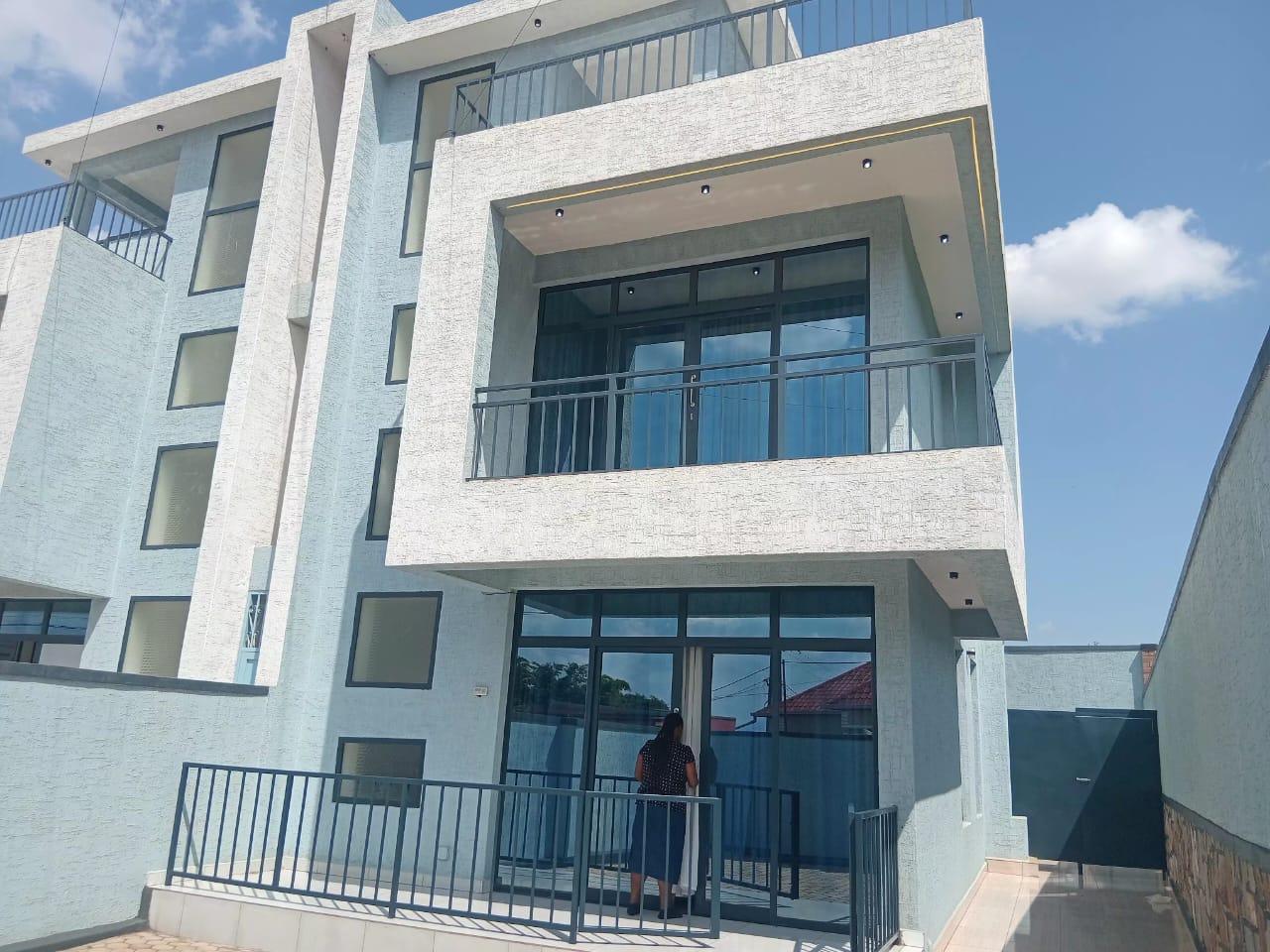 Luxury 4-Bedroom Apartment for Rent in Kicukiro Kagarama – Short & Long Stay Options in Kigali