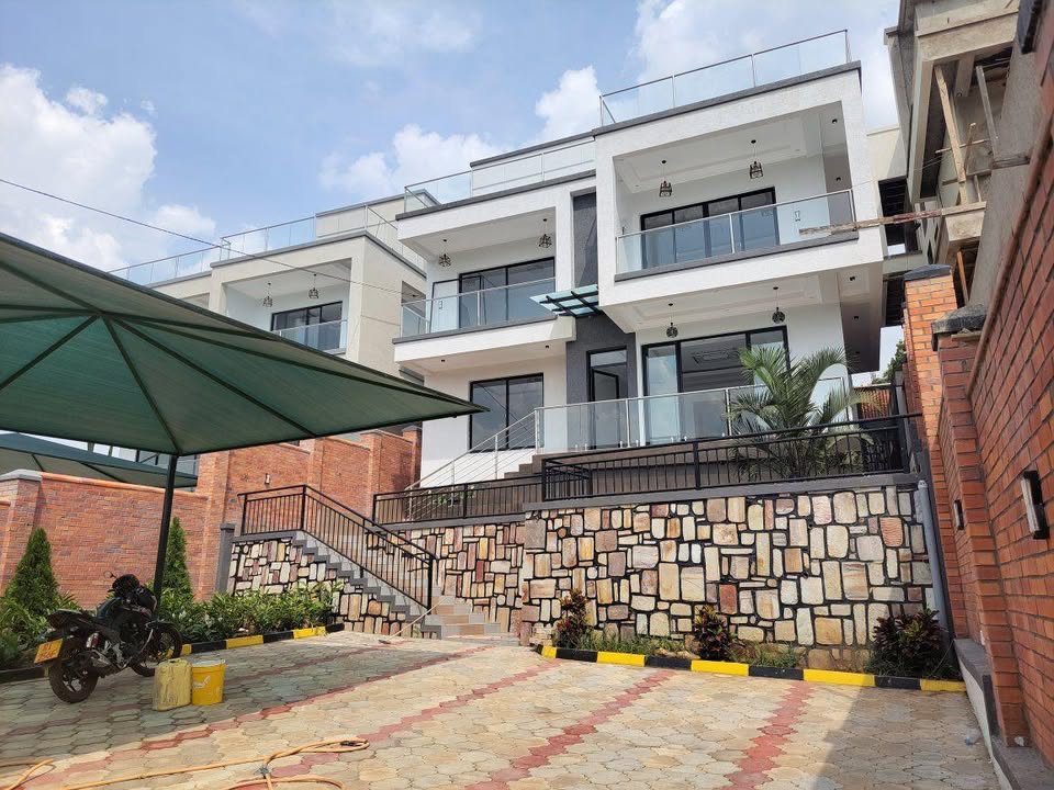 Luxury 7 Bedrooms House for Sale in Kibagabaga Kigali