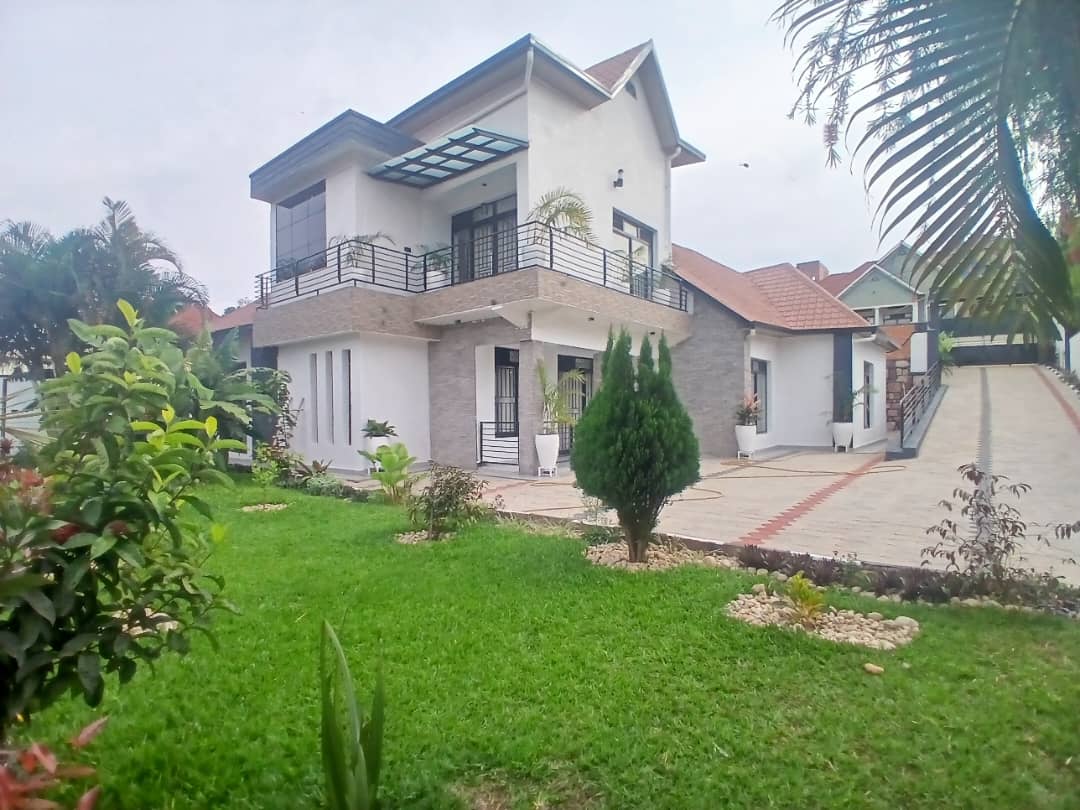 Kicukiro-Kagarama 6 Bedroom House for Sale – Luxury Living at 350M RWF in Kigali
