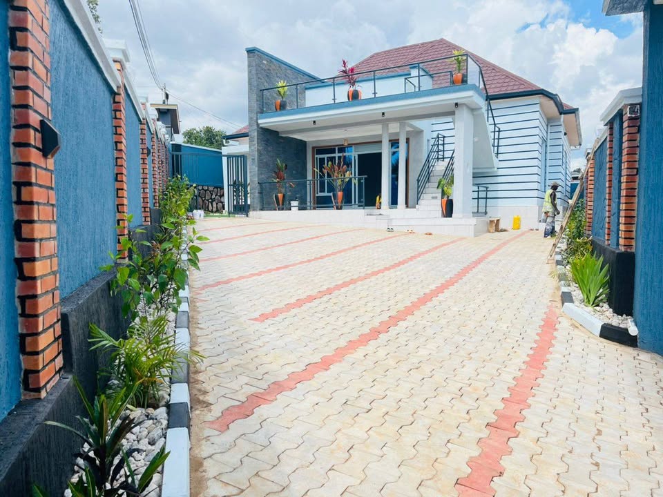 Modern 4-Bedroom House for Sale in Kigali at 170M RWF – Luxury Family Home with Rooftop and Premium Amenities